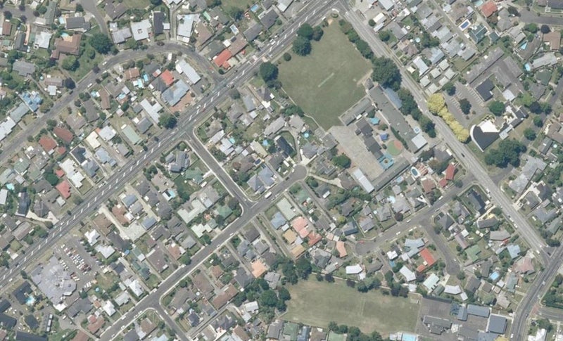 2 Chester Street, Taradale, Napier - Carousel 1