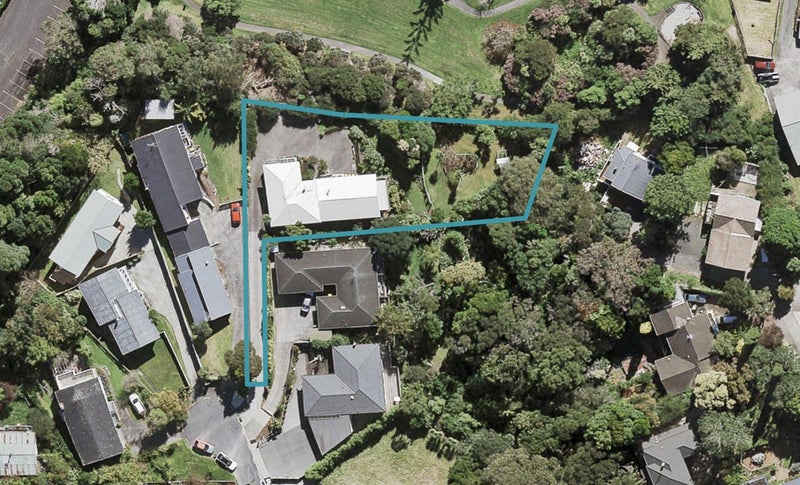 1/5 Mulberry Place, Glenfield, Auckland - Carousel 1