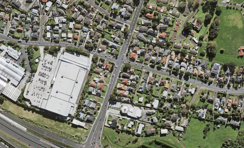 92 Hillsborough Road, Hillsborough, Auckland - Carousel 1