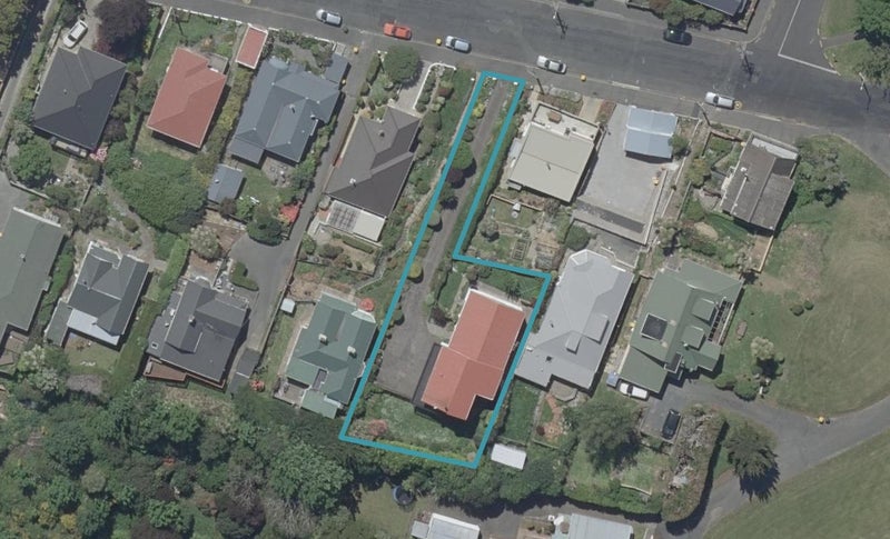 11 Preston Crescent, Belleknowes, Dunedin - Carousel 1