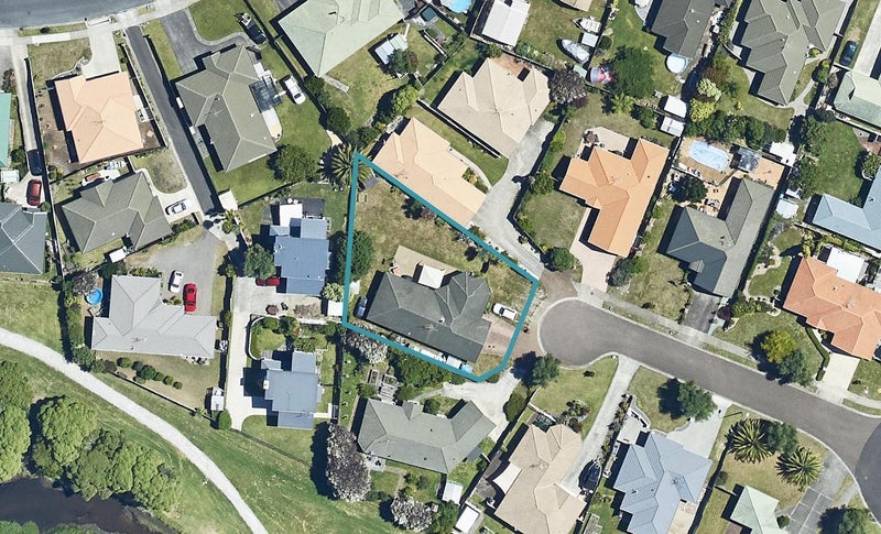 22 Larisa Grove, Papamoa Beach, Papamoa - Carousel 1