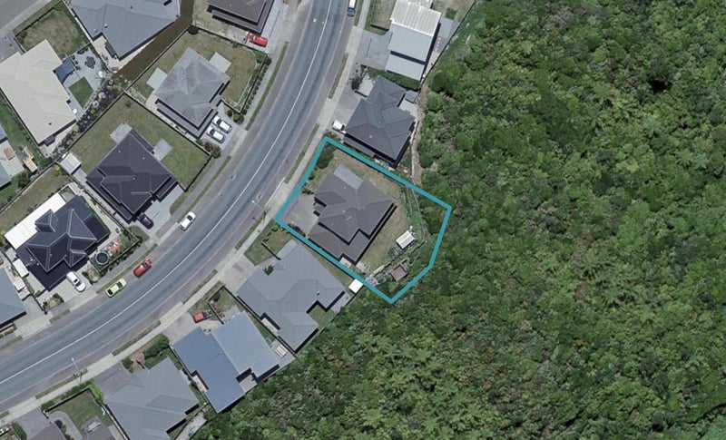 220 Mark Avenue, Grenada Village, Wellington - Carousel 1
