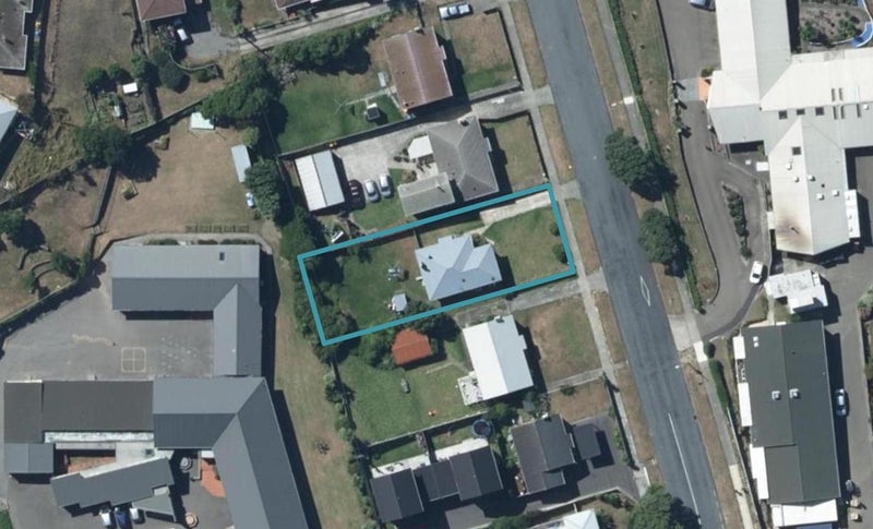 54 Te Pene Avenue, Titahi Bay, Porirua - Carousel 1
