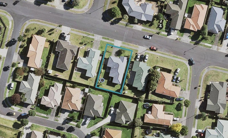 37 Waimahia Avenue, Weymouth, Auckland - Carousel 1