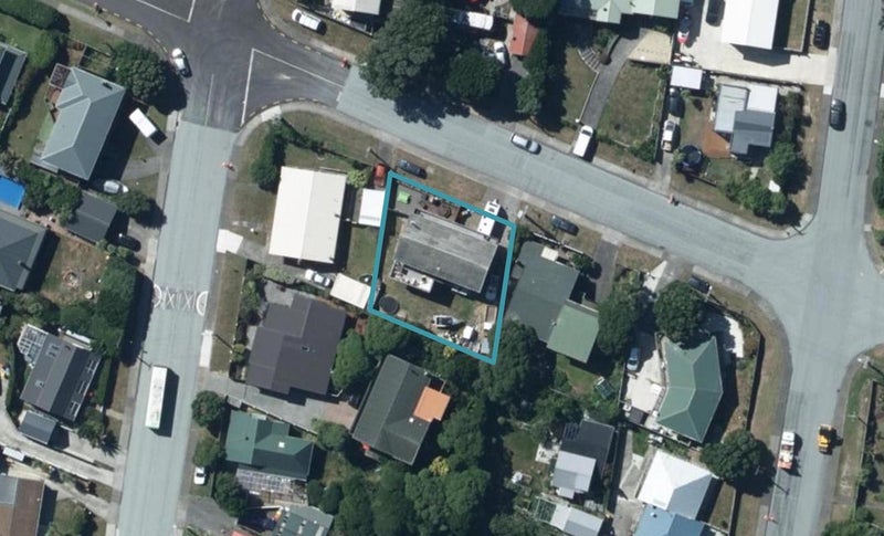 6 John Street, Titahi Bay, Porirua - Carousel 1