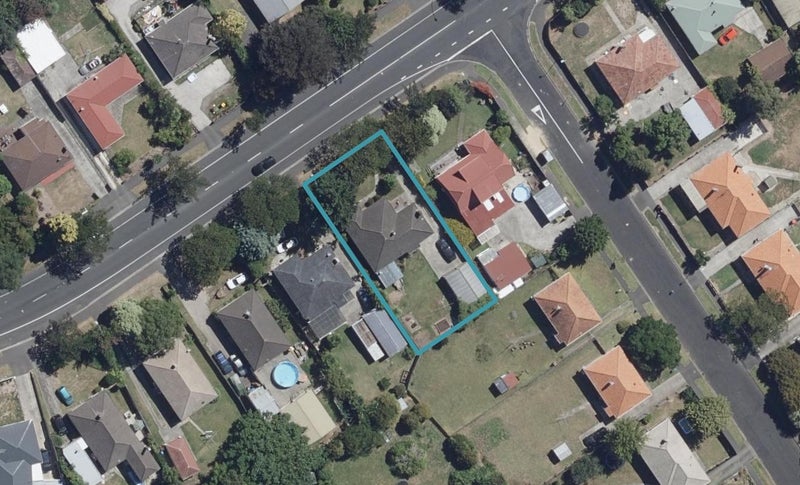 296 Clarkin Road, Fairfield, Hamilton - Carousel 1