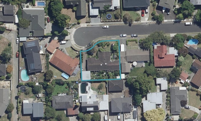 7 Grassy Downs Place, St Andrews, Hamilton - Carousel 1