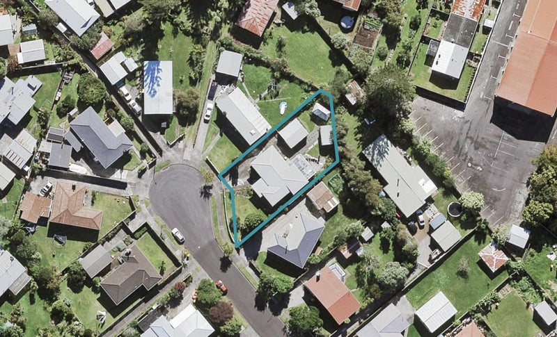 10 Denyer Place, New Lynn, Auckland - Carousel 1