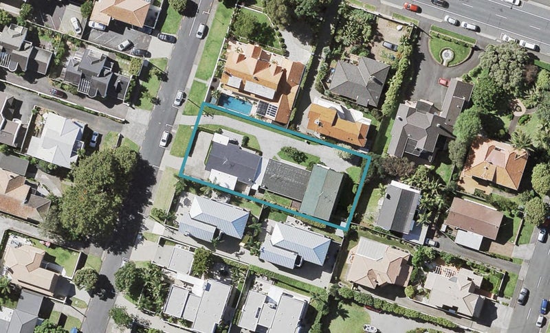 1/2 Pierce Road, Milford, Auckland - Carousel 1