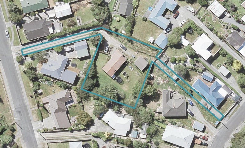 37 Wood Street, Wainuiomata, Lower Hutt - Carousel 1