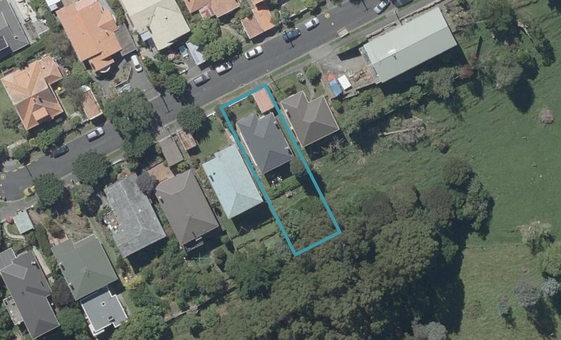 24 Grandview Crescent, Opoho, Dunedin - Carousel 1