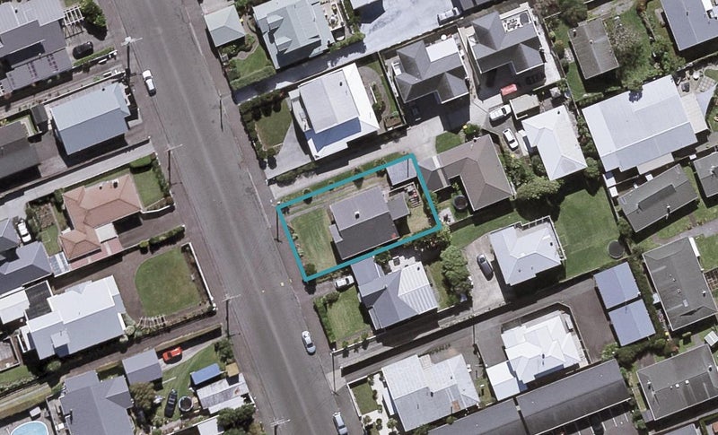 17 Beach Street, Fitzroy, New Plymouth - Carousel 1