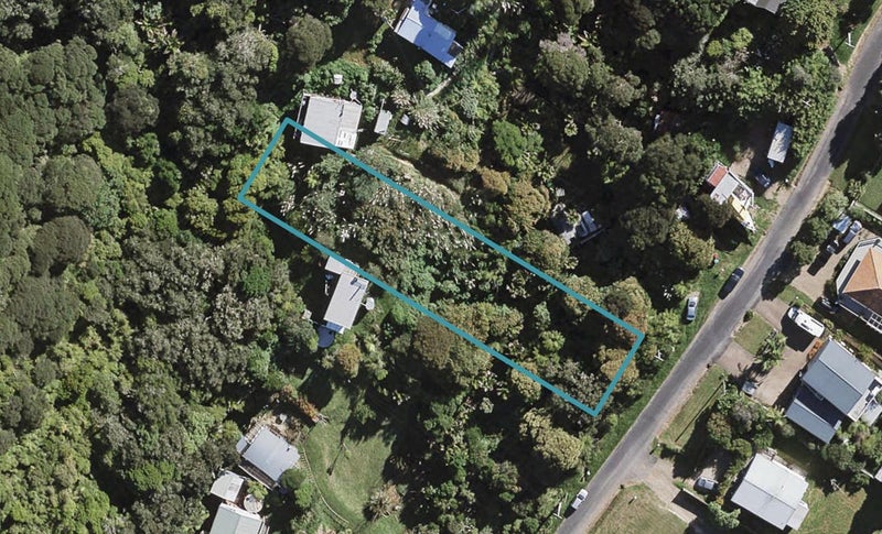 17 Beatty Parade, Surfdale, Waiheke Island - Carousel 1