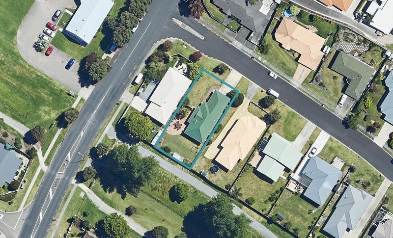 4 Webb Place, Papamoa Beach, Papamoa - Carousel 1