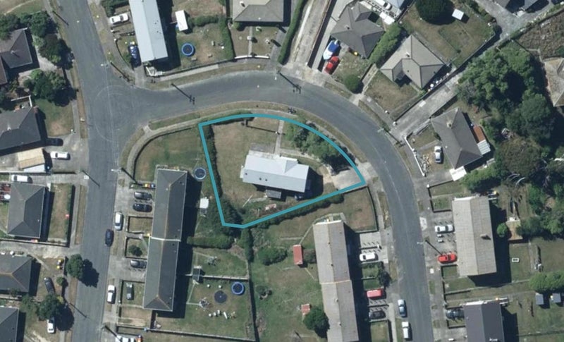 6 Cheshire Street, Cannons Creek, Porirua - Carousel 1