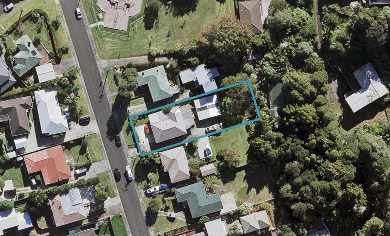 6 Windy Ridge Road, Glenfield, Auckland - Carousel 1