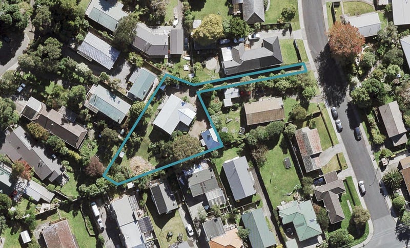 1/6 Paragon Avenue, Beach Haven, Auckland - Carousel 1