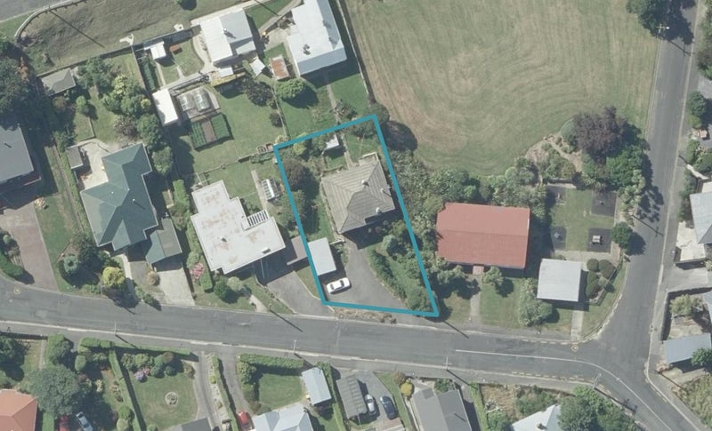 4 Athol Place, Ravensbourne, Dunedin - Carousel 1