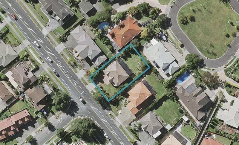 22 Hugh Green Drive, Pinehill, Auckland - Carousel 1