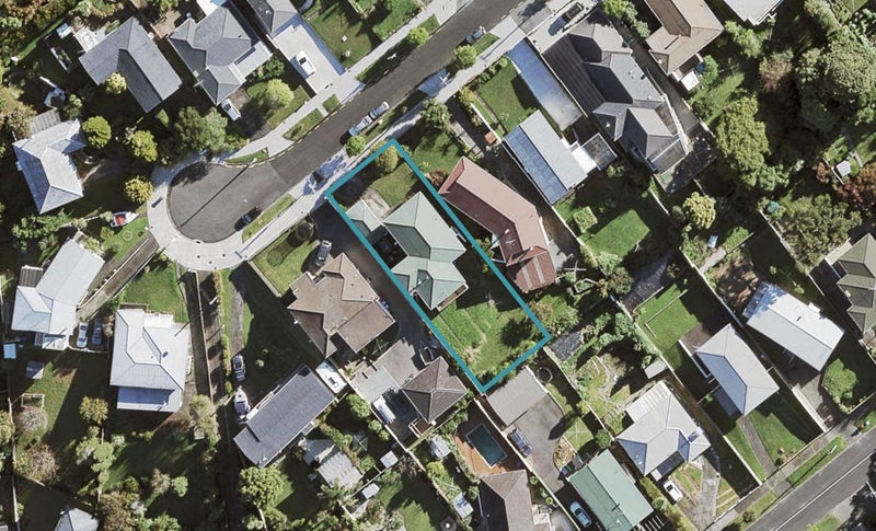 36 Ted William Street, New Windsor, Auckland - Carousel 1