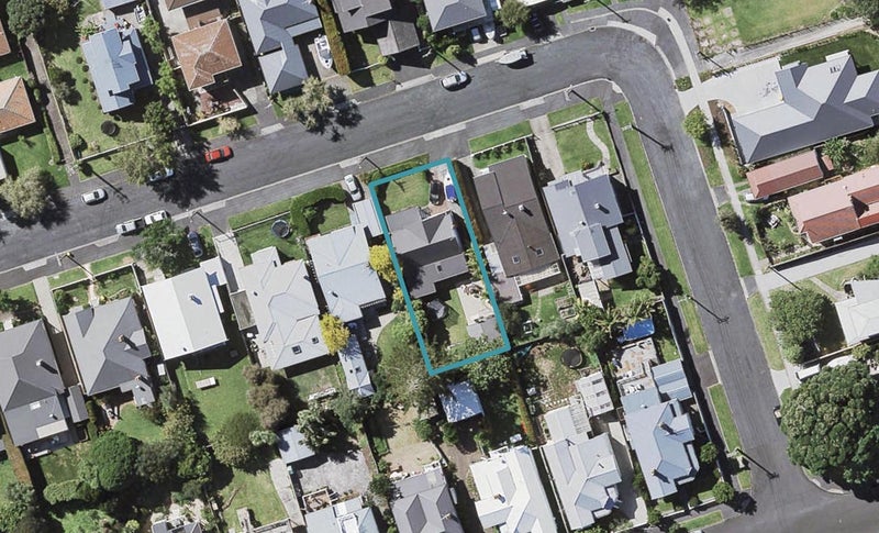 5 Empire Road, Devonport, Auckland - Carousel 1