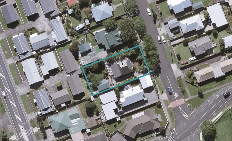 12 Arawa Street, Welbourn, New Plymouth - Carousel 1