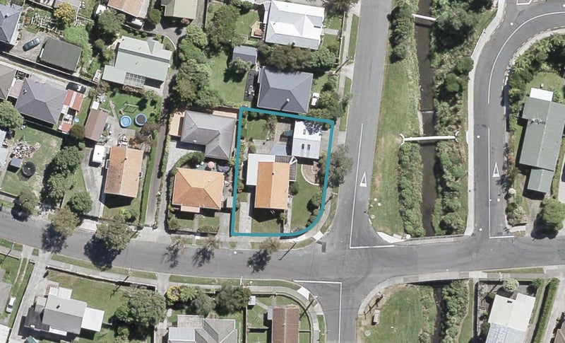 9 Tilbury Street, Fairfield, Lower Hutt - Carousel 1