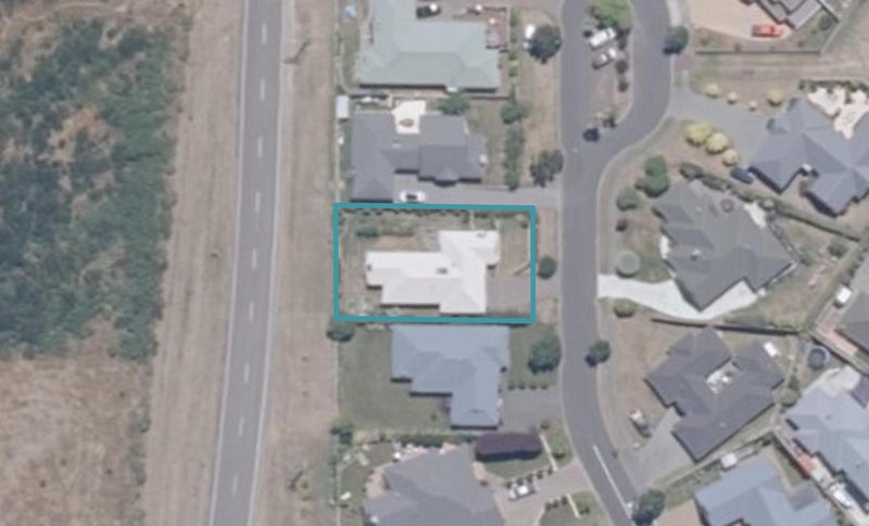 8 Carpentras Way, Nukuhau, Taupo - Carousel 1