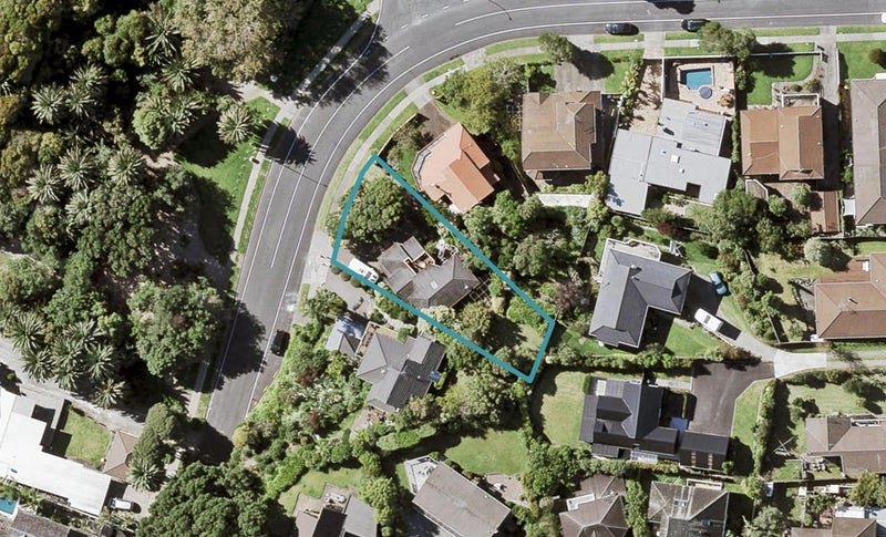 17 Musick Point Road, Bucklands Beach, Auckland - Carousel 1