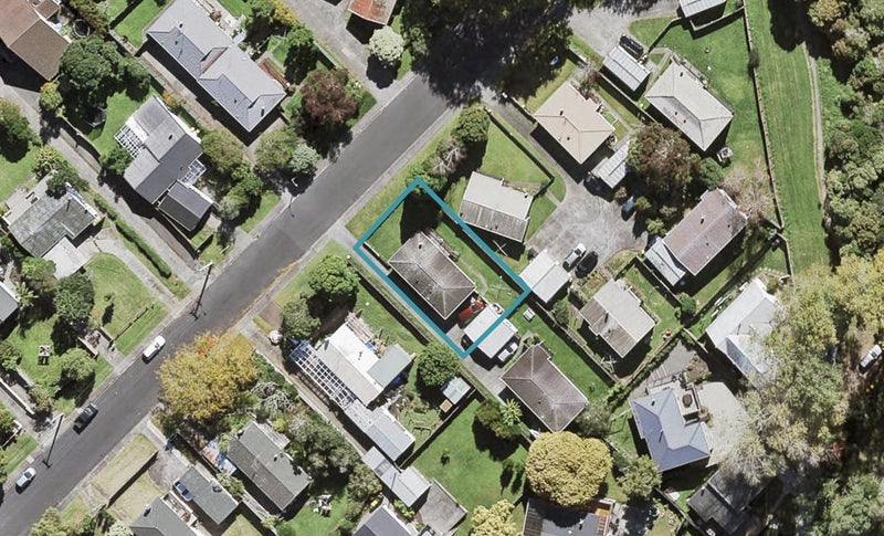 21 Ranch Avenue, Beach Haven, Auckland - Carousel 1