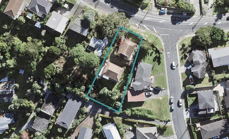 1/112 Carlisle Road, Browns Bay, Auckland - Carousel 1