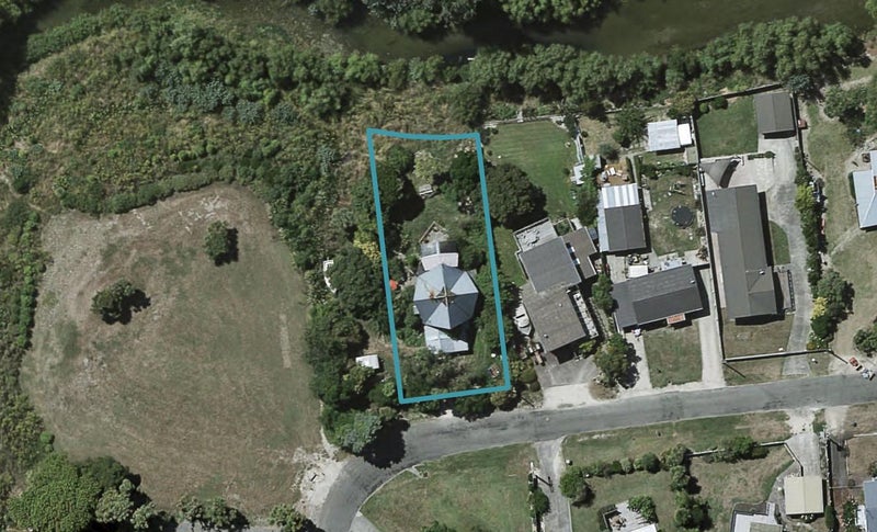 21 Gillies Crescent, Waimarama, Havelock North - Carousel 1
