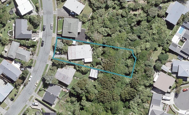 6 Camellia Terrace, Maungaraki, Lower Hutt - Carousel 1