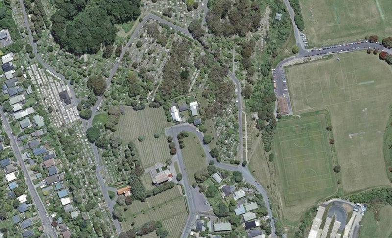 39 Rosehaugh Avenue, Karori, Wellington - Carousel 1