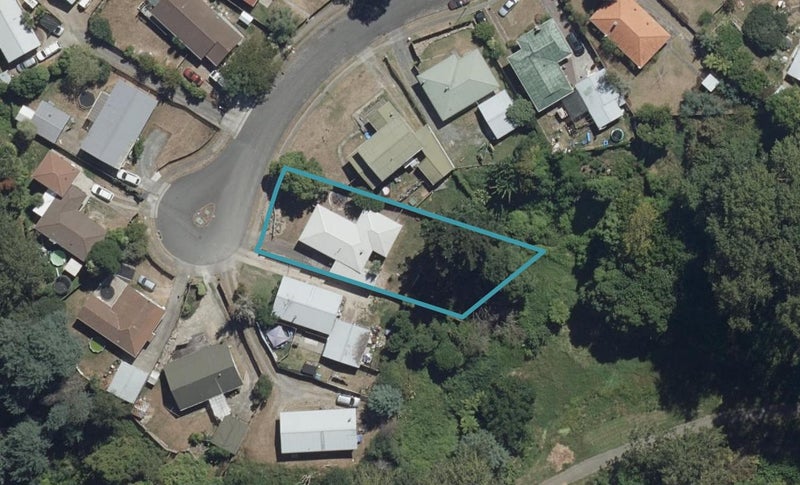 13 Manor Place, Bader, Hamilton - Carousel 1