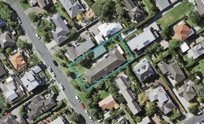 4/3 Beacholm Road, Takapuna, Auckland - Carousel 1
