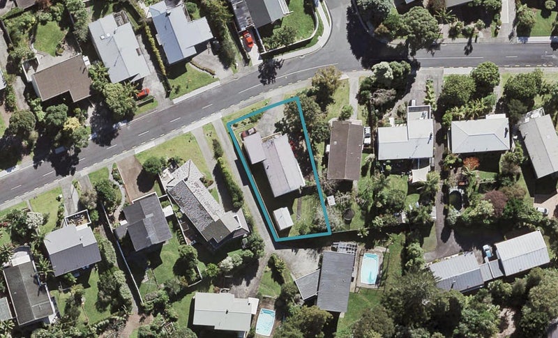 39 McDowell Crescent, Hillcrest, Auckland - Carousel 1