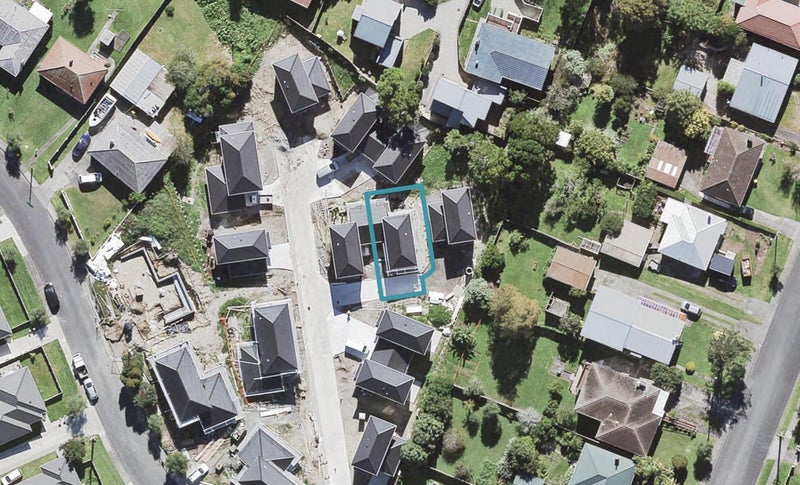 9 Manatu Lane, Kelston, Auckland - Carousel 1