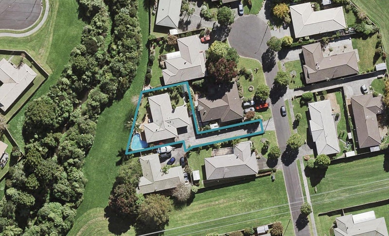 12 Vanderbilt Parade, Albany, Auckland - Carousel 1
