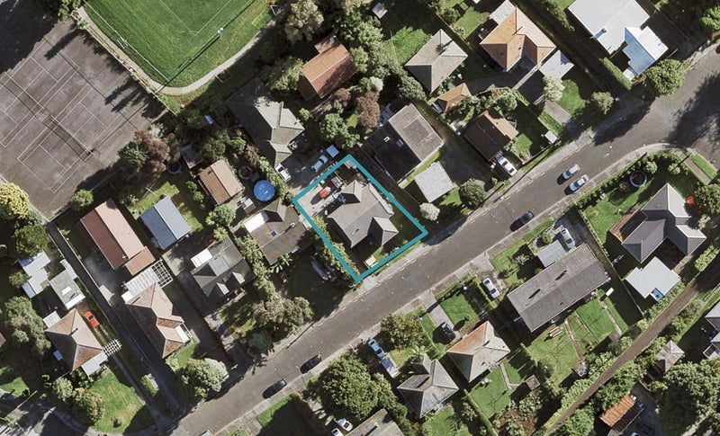 27 Preston Avenue, Mount Albert, Auckland - Carousel 1