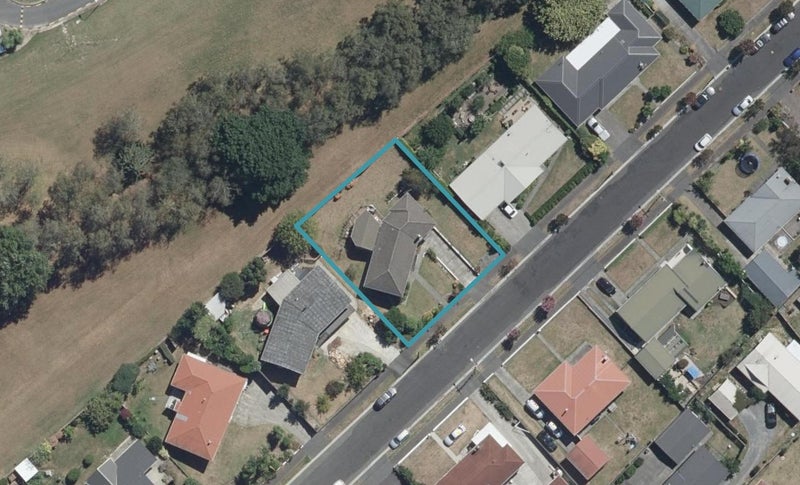 10 Seifert Street, Forest Lake, Hamilton - Carousel 1