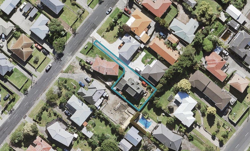 58A Farquhar Road, Glendene, Auckland - Carousel 1