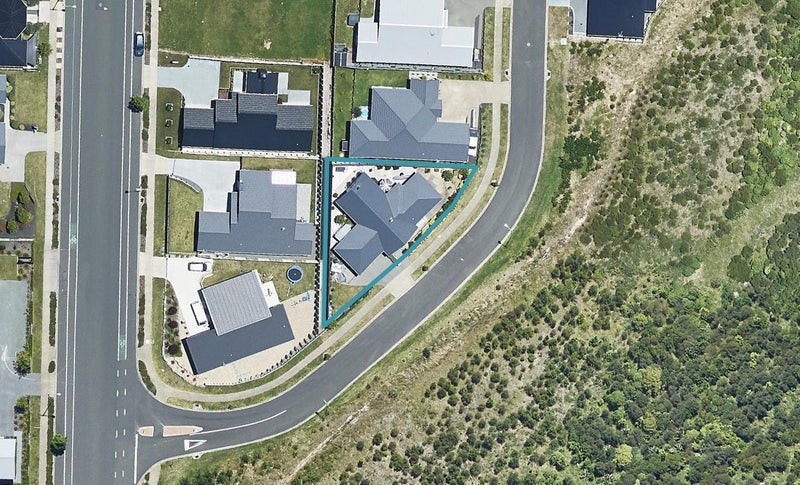 24 Rochfort Crescent, Pyes Pa, Tauranga - Carousel 1
