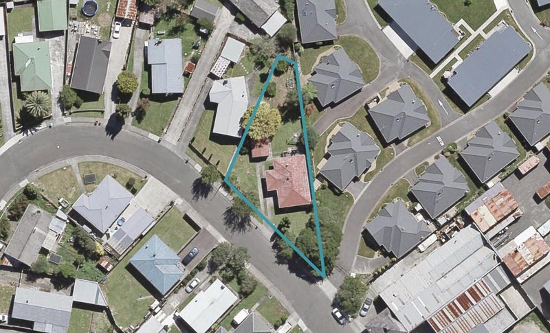 14 Mountbatten Grove, Clouston Park, Upper Hutt - Carousel 1