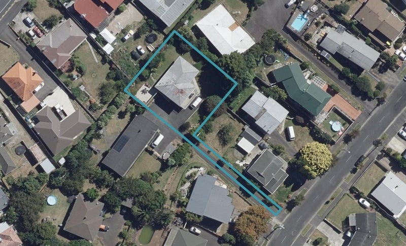 11 Ranui Street, Dinsdale, Hamilton - Carousel 1