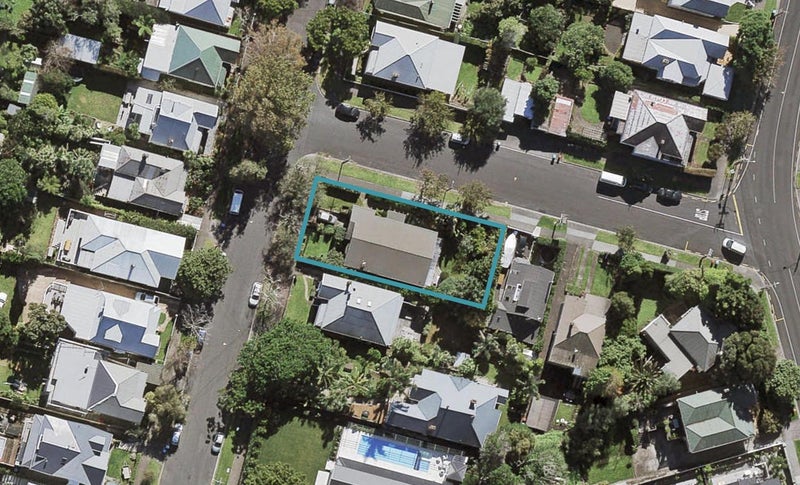 12 Pentland Avenue, Mount Eden, Auckland - Carousel 1