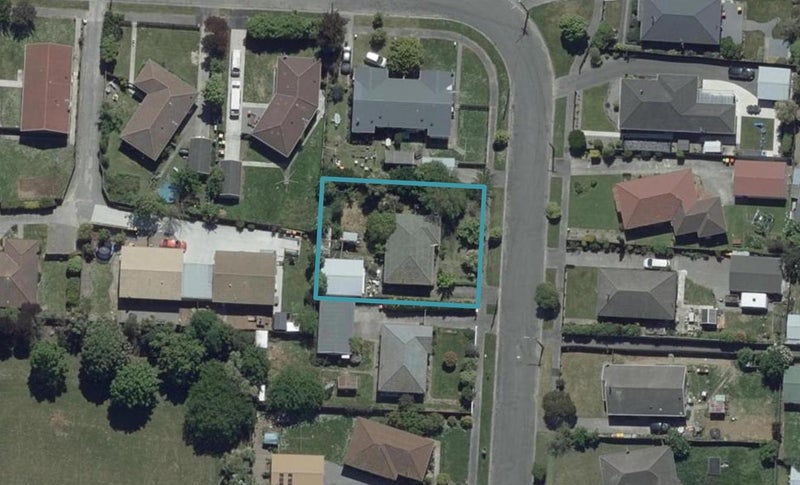 19 Ealing Street, Redwood, Christchurch - Carousel 1