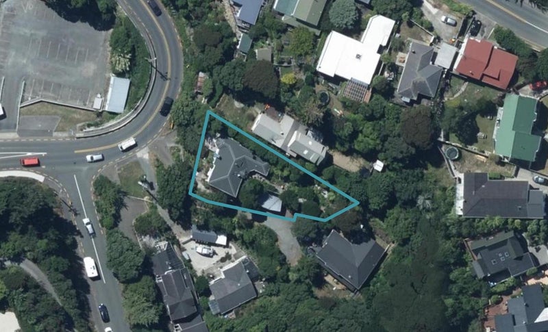 26 Grays Road, Plimmerton, Porirua - Carousel 1
