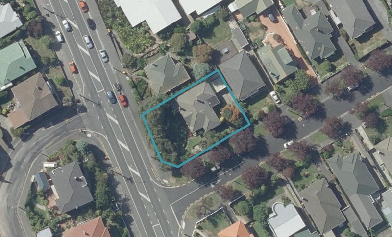 1 Wycolla Avenue, Saint Clair, Dunedin - Carousel 1