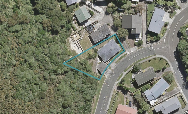 81 Mulberry Street, Normandale, Lower Hutt - Carousel 1